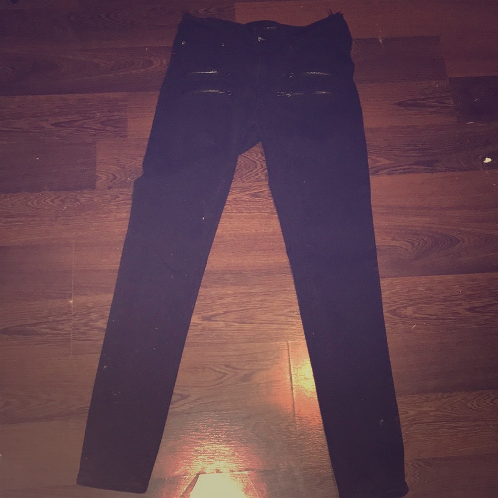 Black skinny jeans